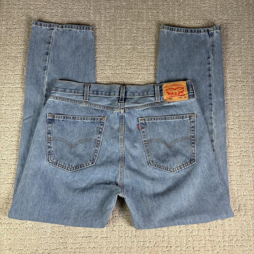 Levi's 505 Men's 38x32 Light Wash Straight Leg Denim Jeans Blue Casual Workwear
